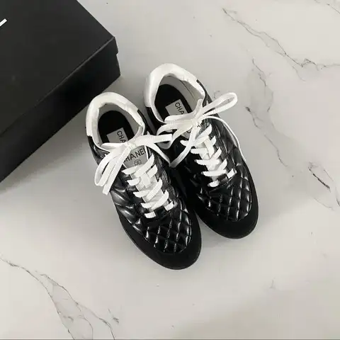 샤넬 스니커즈 샤이니 카프스킨 스웨이드 카프스킨