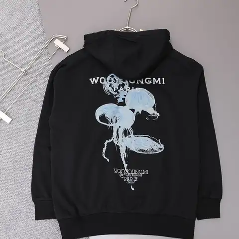 우영미 젤리피쉬 프린트 맨투맨