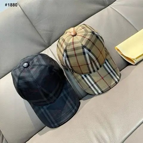 버버리 체크패턴 기마자수 볼캡