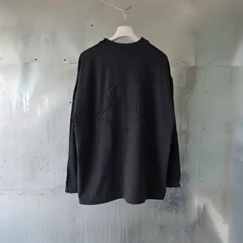 발렌시아가 아플리케 로고 롱슬리브 티셔츠