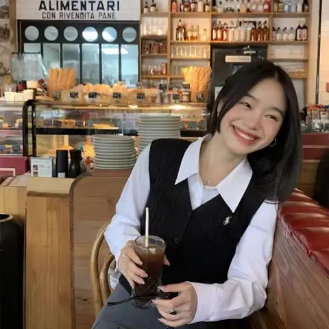 폴로 자수로고 케이블 패턴 니트 조끼