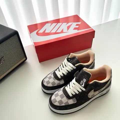루이비통 에어포스 1 로우 바이 버질 아블로 (브라운)