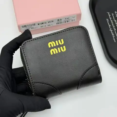 미우미우 2단 반지갑
