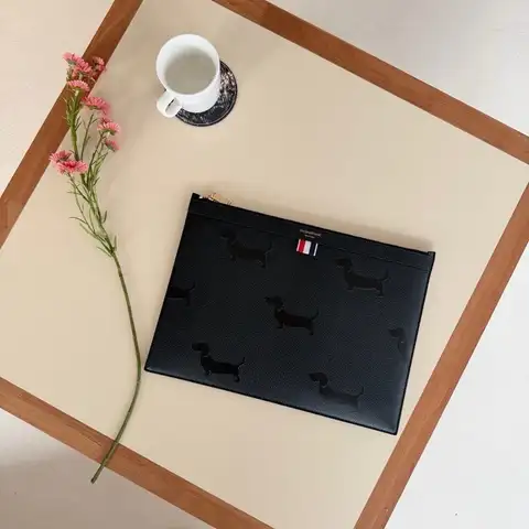 톰브라운 도그 패턴 삼선 로고 클러치