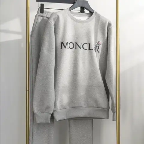 몽클레어 이니셜 엠보로고 라운드 패치 맨투맨 기모 세트 (블랙/그레이)