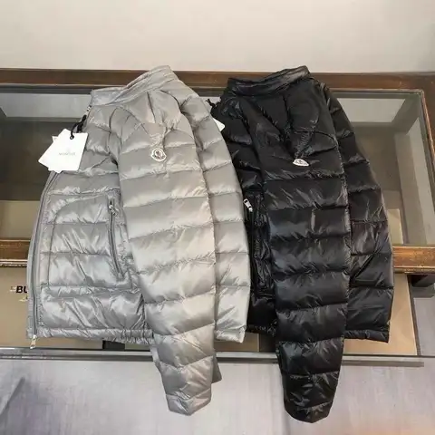 몽클레어 아코루스 숏 다운 경량 패딩
