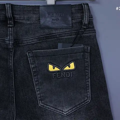 펜디 몬스터 아이 흑청 워싱 데님 청바지