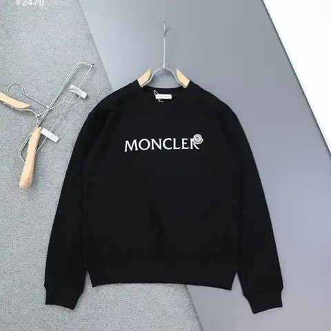 몽클레어 샤이니 이니셜 로고 라운드 맨투맨