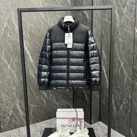 몽클레어 코이어즈 (Coyers) 다운 패딩