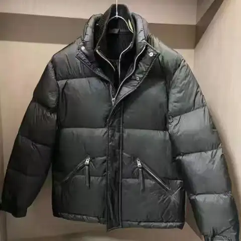 프라다 사선지퍼 구스다운 패딩