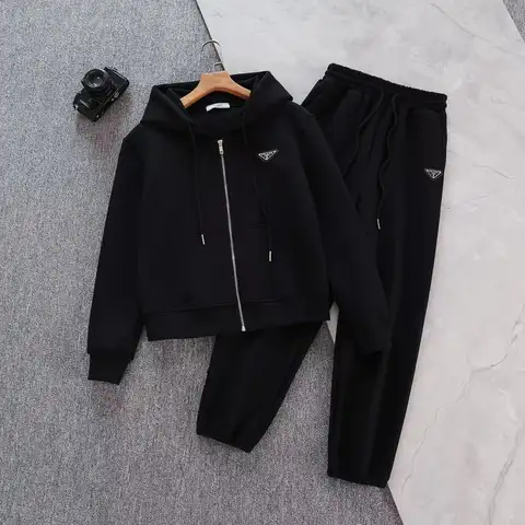 프라다 26ss 삼각패치 여성 후드 트레이닝 조거세트