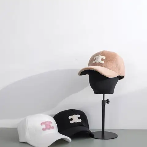 셀린느 트리옹프 로고 퍼 볼캡