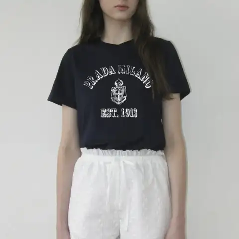 프라다 밀라노 이스트1913 티셔츠 (화이트/블랙) (남여공용) (커플추천)
