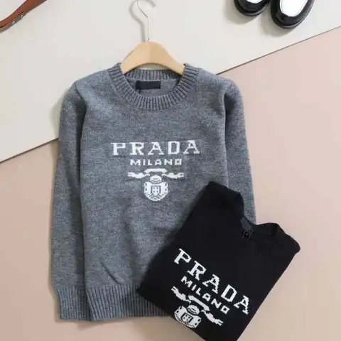 프라다 로고 크루넥 스웨터