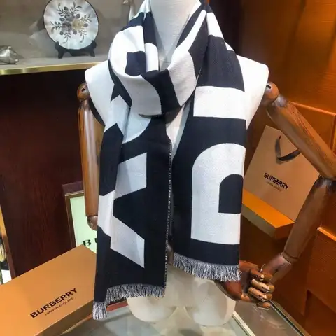 버버리 레터링 양면실크 머플러