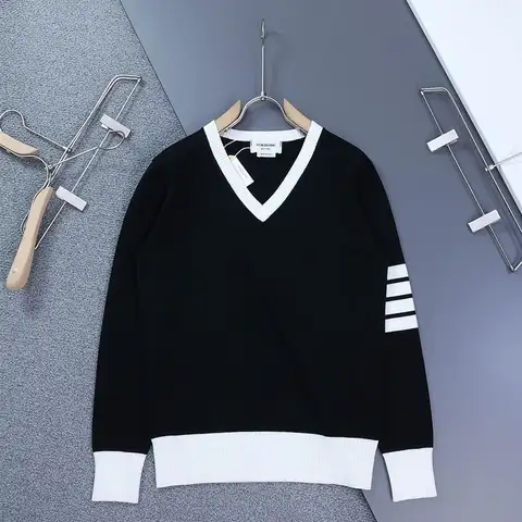 톰브라운 밀라노 4바 V넥 울 니트