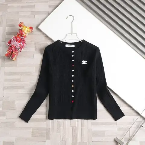 샤넬 26ss 로고패치 울가디건 (블랙/베이지)