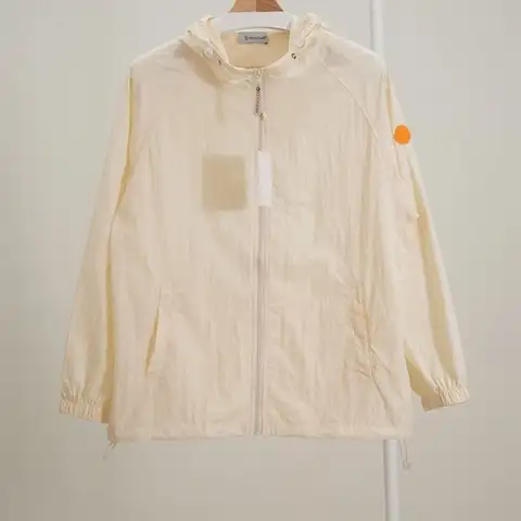 몽클레어 라이트 나일론 후드 바람막이 자켓