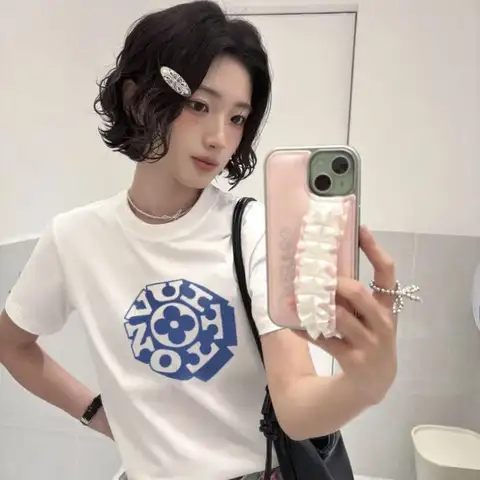 루이비통 블루 프린티드 시그니처 티셔츠 (화이트/블랙) (남여공용) (커플추천)