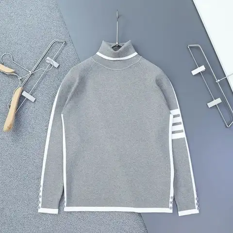 톰브라운 밀라노 4바 클래식 울 터틀넥 스웨터 (그레이/화이트/블랙)