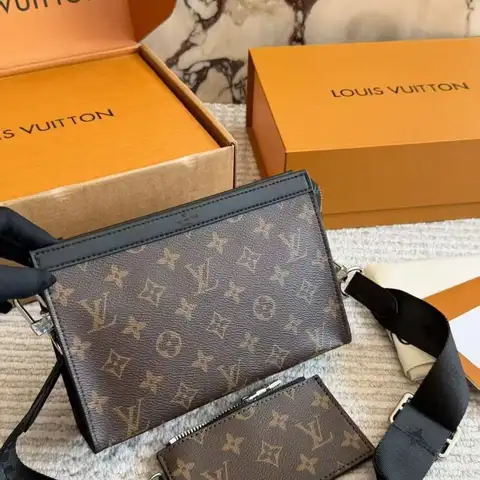 루이비통 LV 브라운 웨어러블 월릿 가스통 신형
