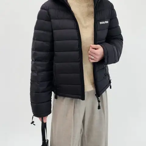 미우미우 라이트 폰지 다운 후드 자켓